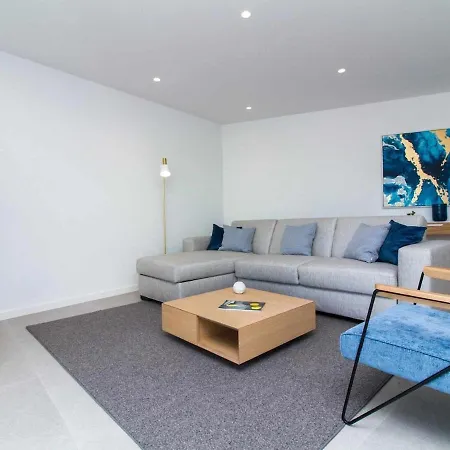 Panoramic N - Rooftop Pool & Sea View & Garage & Bbq *